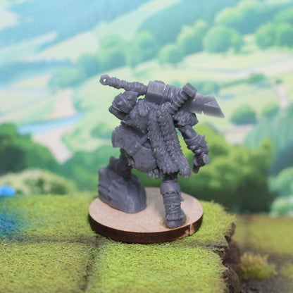 Gro’lok the Half-Orc Barbarian Chieftain – 32 mm Hero Miniature